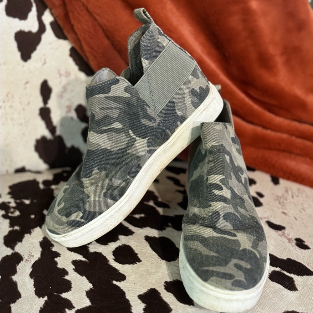 Women’s Wedge Ankle Boot